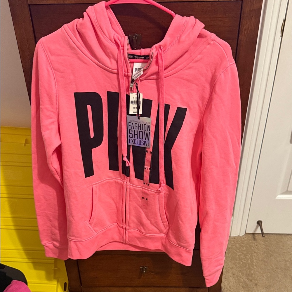 HTF NWT VS Fashion Show sweats set